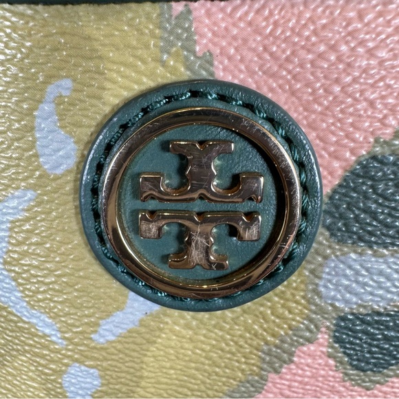 Tory Burch Isola Parfait Kerrington Shoppers Tote - Picture 14 of 15